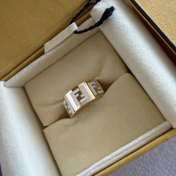 NEW FENDI RIND SIZE M Logo 100% Authentic - Picture 4 of 8